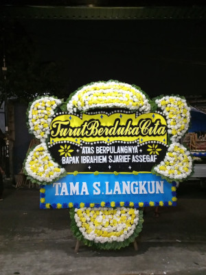Papan Bunga Duka di Unir Sirau